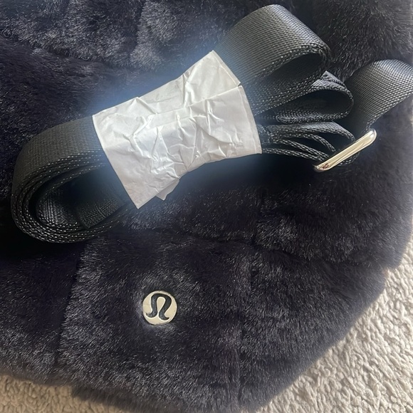 NWT Lululemon Quilted Grid Tote Bag Mini 5L *Plush Fleece - Picture 5 of 7